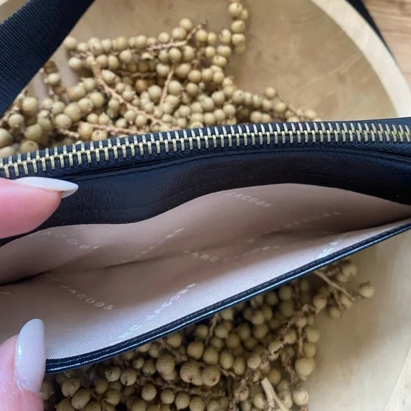 Authentic Rare Marc Jacobs Black/Gold Continental Wallet with Shoulder Strap - Picture 9 of 14